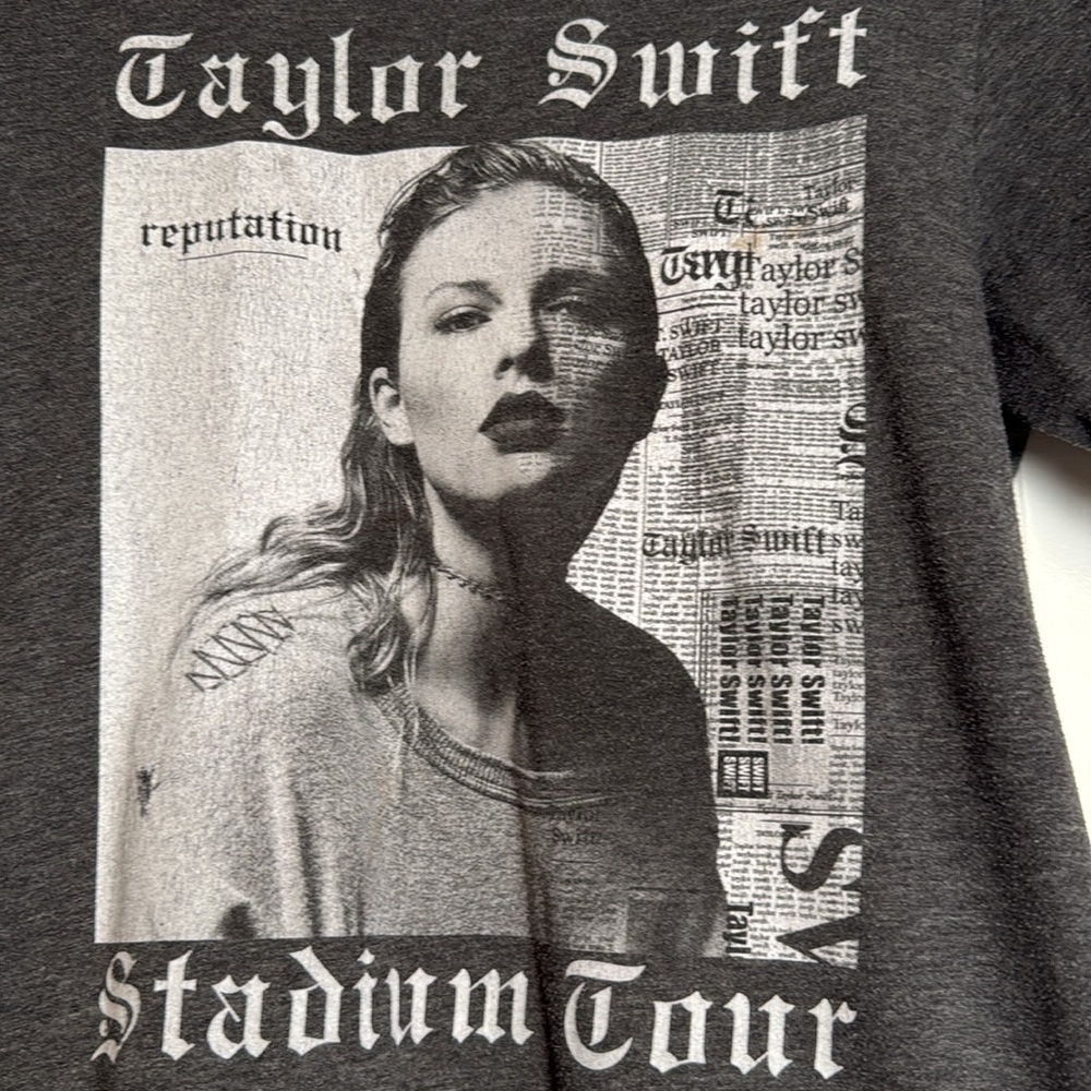 Taylor Swift reputation tour t shirt￼